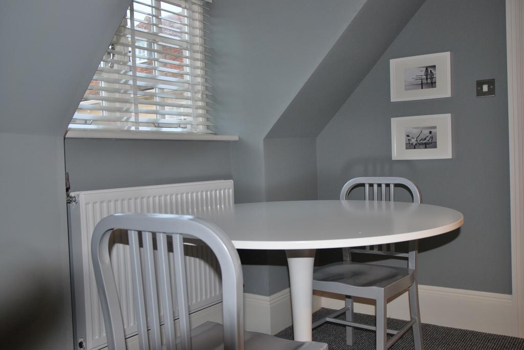 Montpellier House Bed and Breakfast Newport Pagnell Buitenkant foto